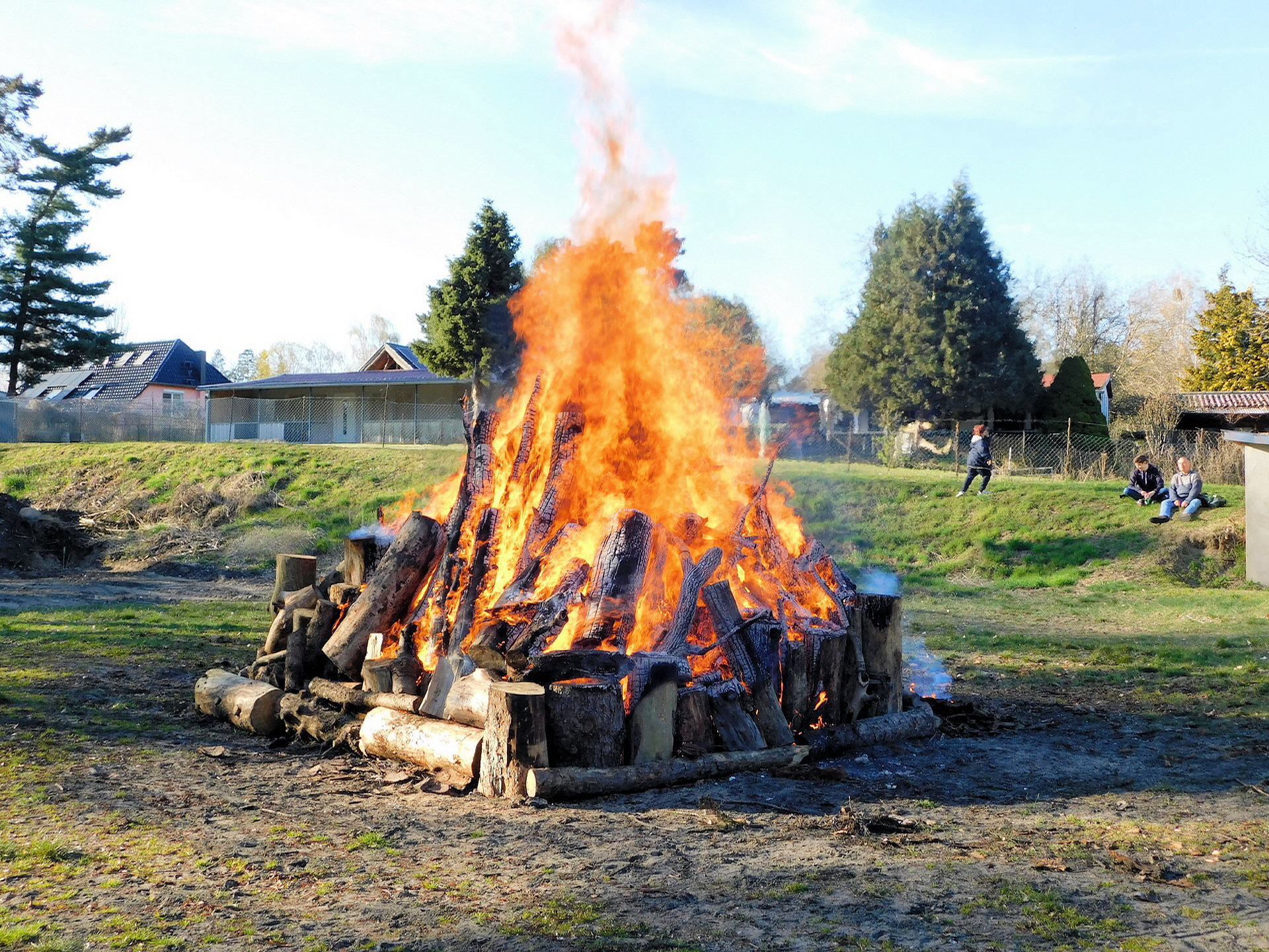 Osterfeuer am Badestrand